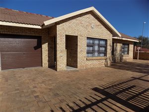 3 Bed Townhouse in Lennoxton