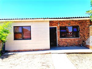 3 Bed House in Macassar