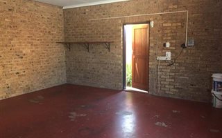 3 Bedroom Simplex in Mooikloof Ridge