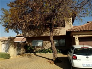 2 Bed Apartment in Kameelfontein and surrounds