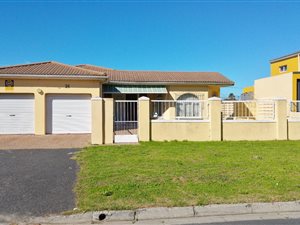 4 Bed House in Lansdowne