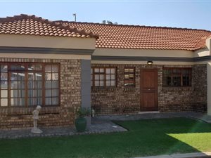 3 Bed Townhouse in Grimbeek Park