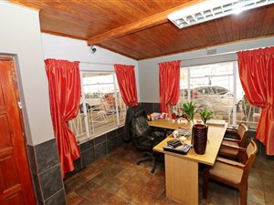 1170 m² Commercial space in Rhodesfield