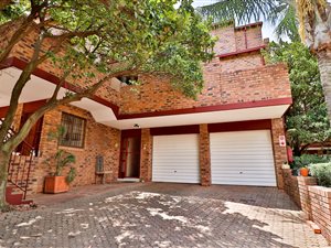 3 Bed Townhouse in La Montagne