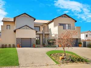 4 Bed House in Waterfall Country Estate