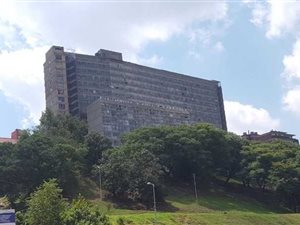 30 Bed Apartment in Berea