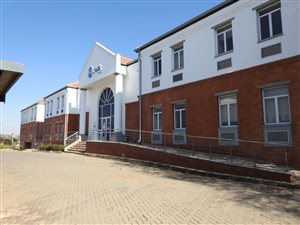 1427 m² Office Space in Irene