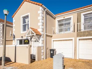 3 Bed Townhouse in Somerset Ridge