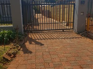 600 m² Land available in Parktown Estate