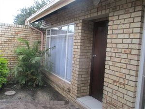 2 Bed Apartment in Vanderbijlpark CE1
