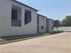 3 Bed Townhouse in Pomona