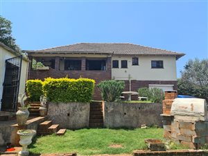 3 Bed House in Manor Gardens