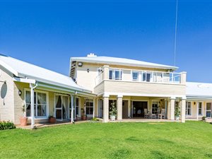 4 Bed House in Knopjeslaagte