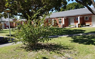 1 Bedroom Cluster in Westcliff