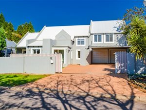 3 Bed House in Silver Lakes Golf Estate