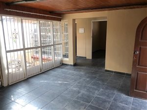 115 m² Commercial space in Horison