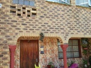 5 Bedroom House in Montford