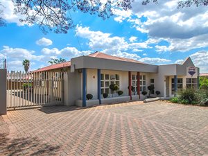 236 m² Office Space in Florida North