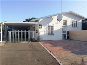 4 Bed House in Hillary