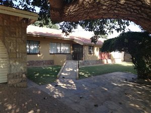 3 Bed House in Sinoville