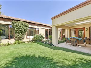 3 Bed House in Cedar Lakes