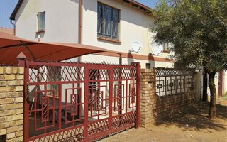 2 Bedroom House in Lotus Gardens