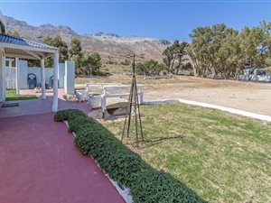 1 ha Smallholding in Gordons Bay Central