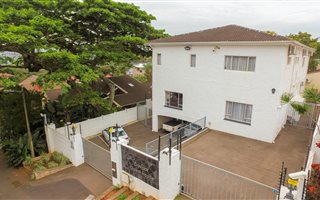 10 Bedroom House in Morningside