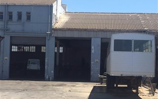 600 m² Industrial space in Deal Party