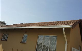2 Bedroom Garden Cottage in Ormonde