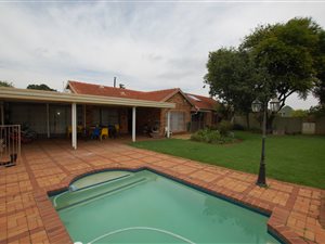 4 Bed House in Greenhills
