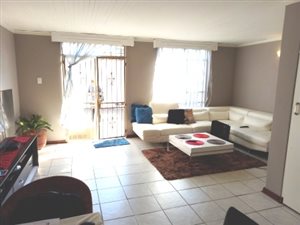 3 Bed Duplex in Silverton