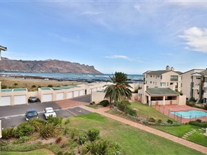 2 Bed Apartment in Greenways Golf Estate