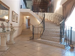 7 Bed House in Ruimsig