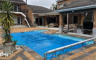 6 Bedroom House in Constantia