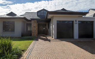 4 Bedroom House in Arabella Country Estate