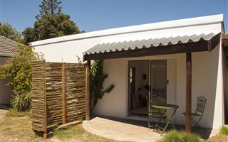 Bachelor apartment in Fish Hoek