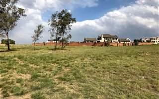 8818 m² Land available in Mooikloof Heights