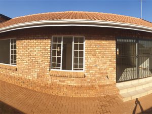 3 Bed Townhouse in Hennopspark