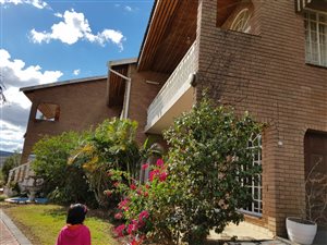 2 Bedroom Apartment in Orient Heights