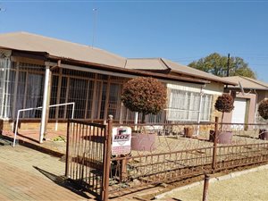 3 Bed House in Westonaria