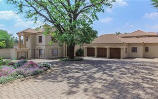 5 Bedroom Duplex in Kensington