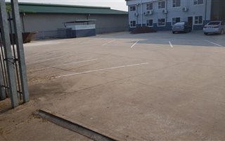 1067 m² Industrial space in Briardene