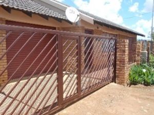 3 Bed House in Kanana