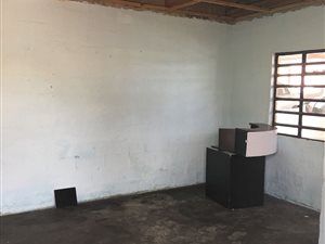 1761 m² Land available in Ladanna