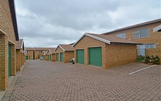 2 Bedroom Townhouse in Rangeview