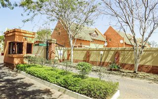 3 Bedroom Townhouse in Equestria