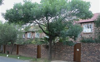 3 Bedroom Duplex in Kensington B
