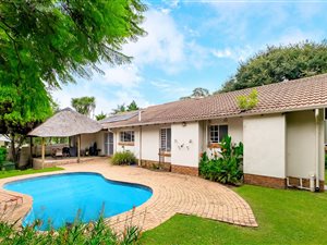 4 Bed House in Sundowner