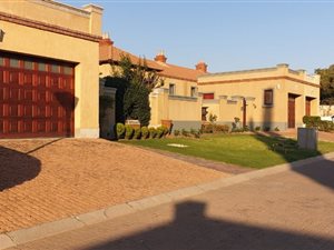 2 Bed Townhouse in Bronberg